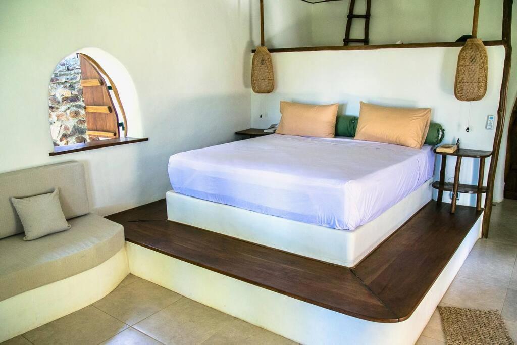 Beach-Front Sumbawa Surf House Lemonga Dış mekan fotoğraf