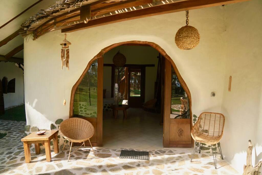 Beach-Front Sumbawa Surf House Lemonga Dış mekan fotoğraf