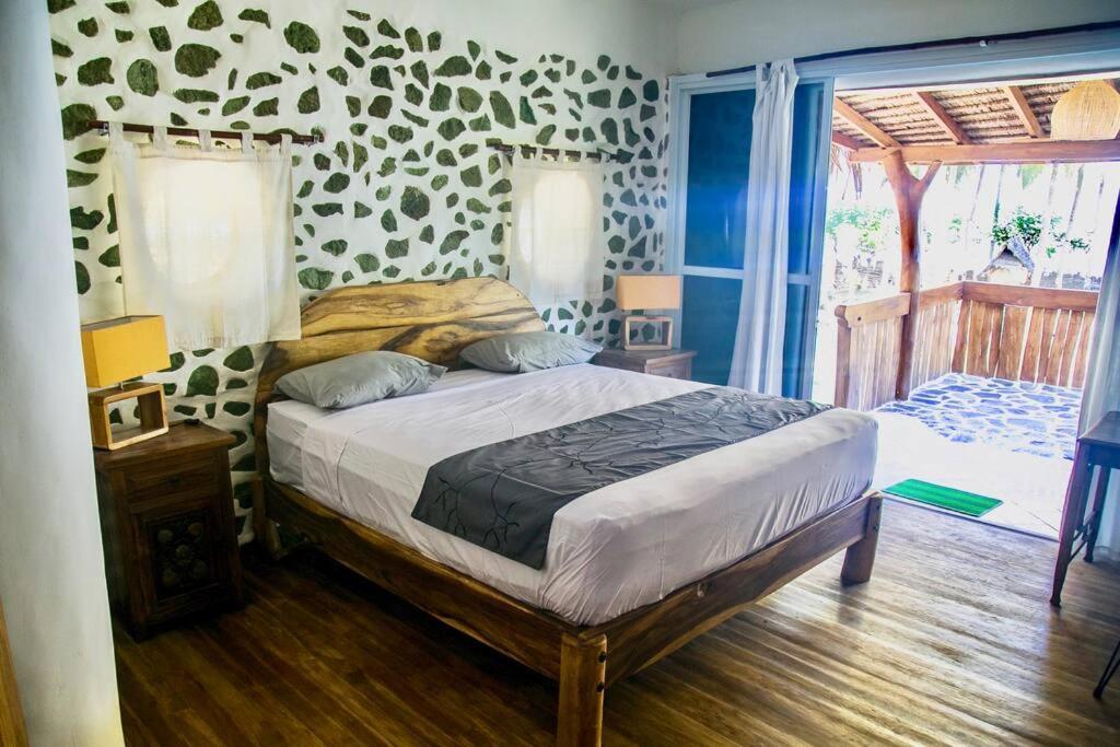Beach-Front Sumbawa Surf House Lemonga Dış mekan fotoğraf