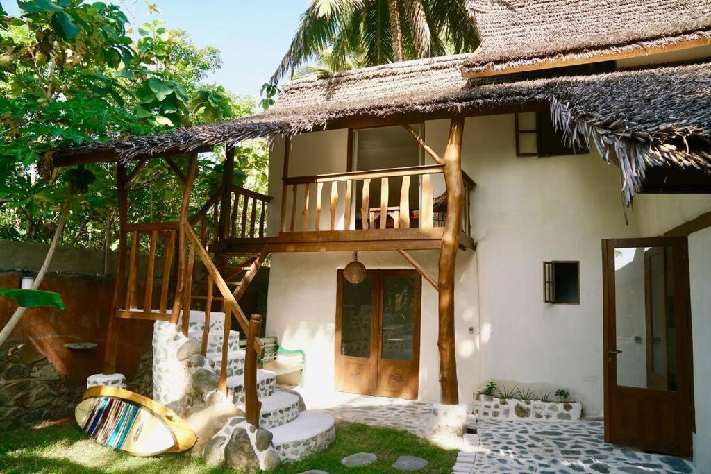 Beach-Front Sumbawa Surf House Lemonga Dış mekan fotoğraf